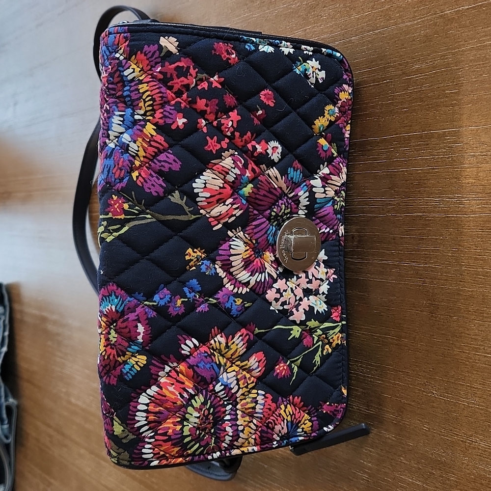 NEVER USED VERA BRADLEY CROSSBODY BAG - Picture 6 of 16